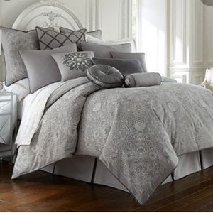 Waterford Linens Chantilly Platinum Bedskirt (NWT)